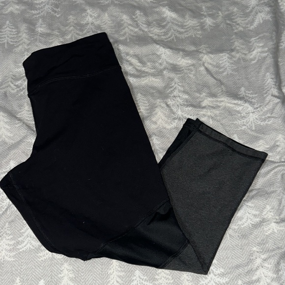 Workout capris - Picture 3 of 3